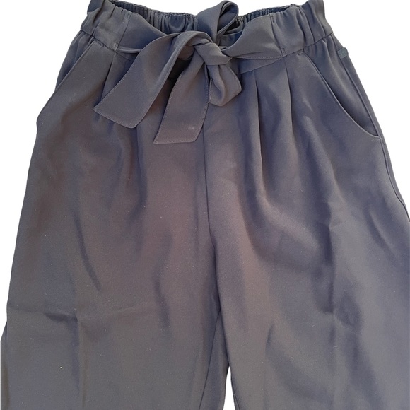 Lululemon Noir Pants High Waist Wide leg, size 4 - Picture 5 of 9